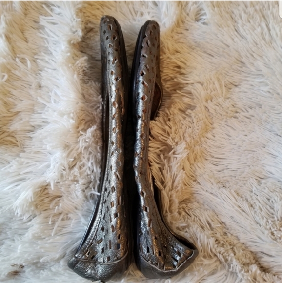Jimmy Choo pewter silver cutout ballet flats - Picture 2 of 6